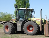 Claas Xerion 3300.jpg